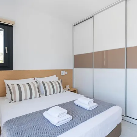 Veta With Private Swimming Pool *